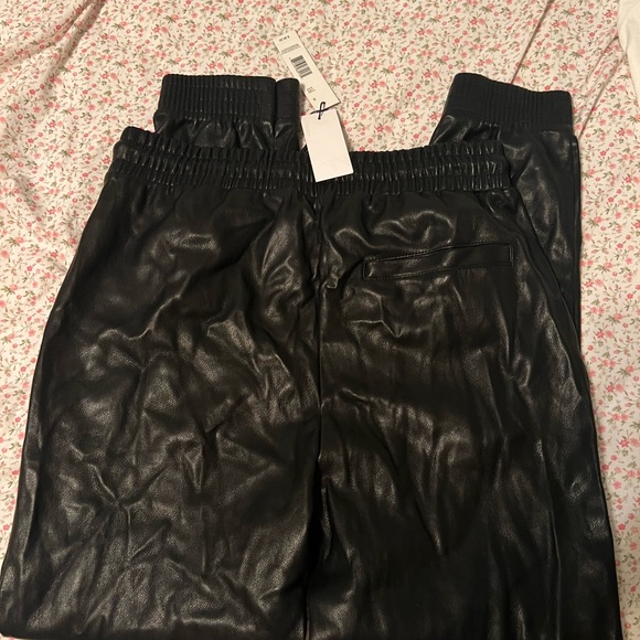 Cute Joggers - Picture 6 of 6